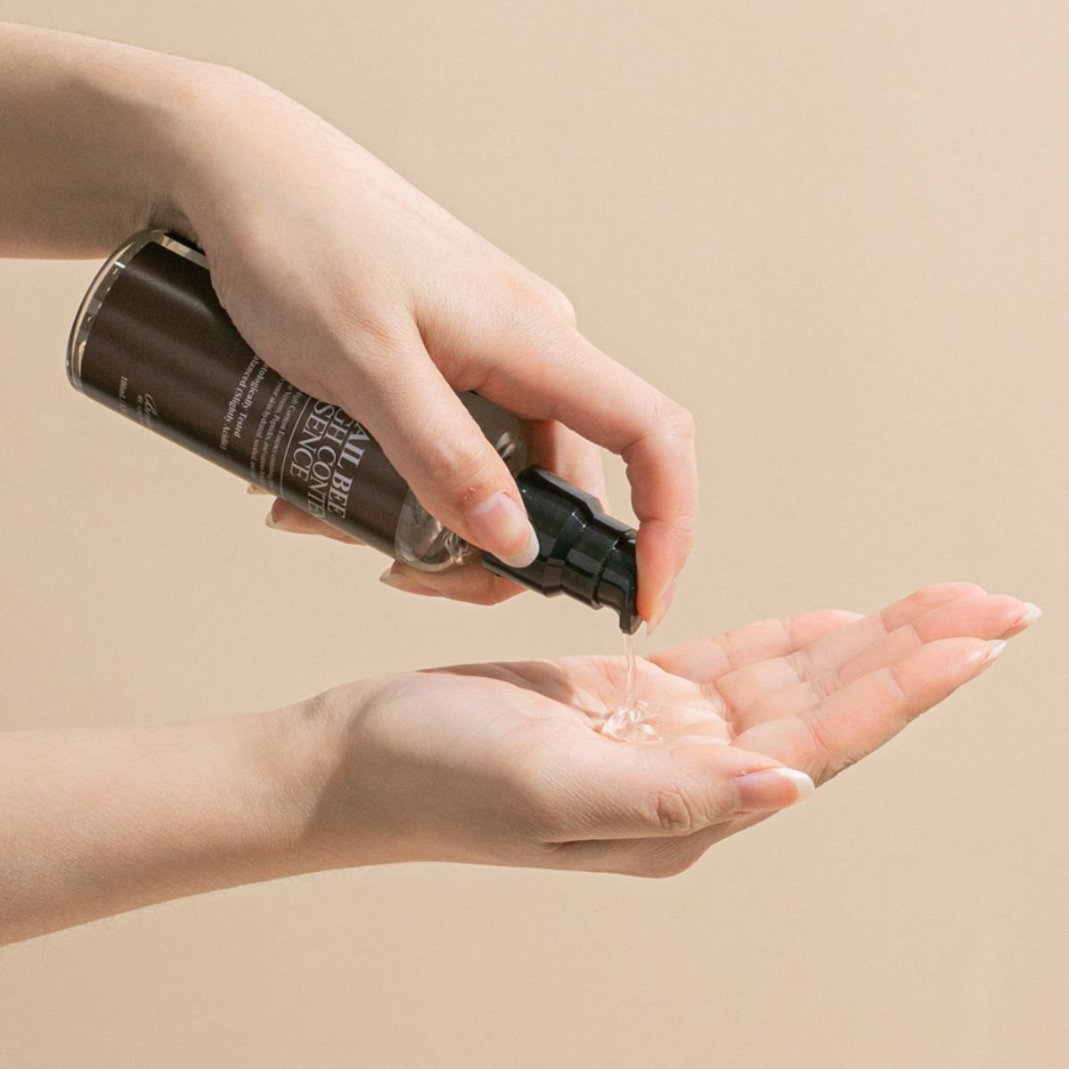 Snail Bee High Content Essence 100mL