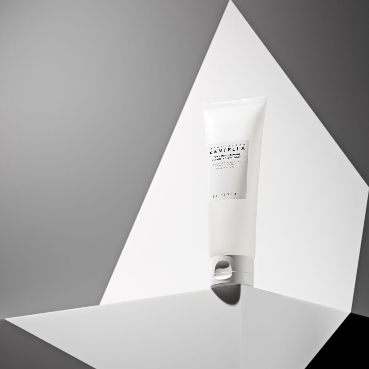 Madagascar Centella Tone Brightening Cleansing Gel Foam 125mL