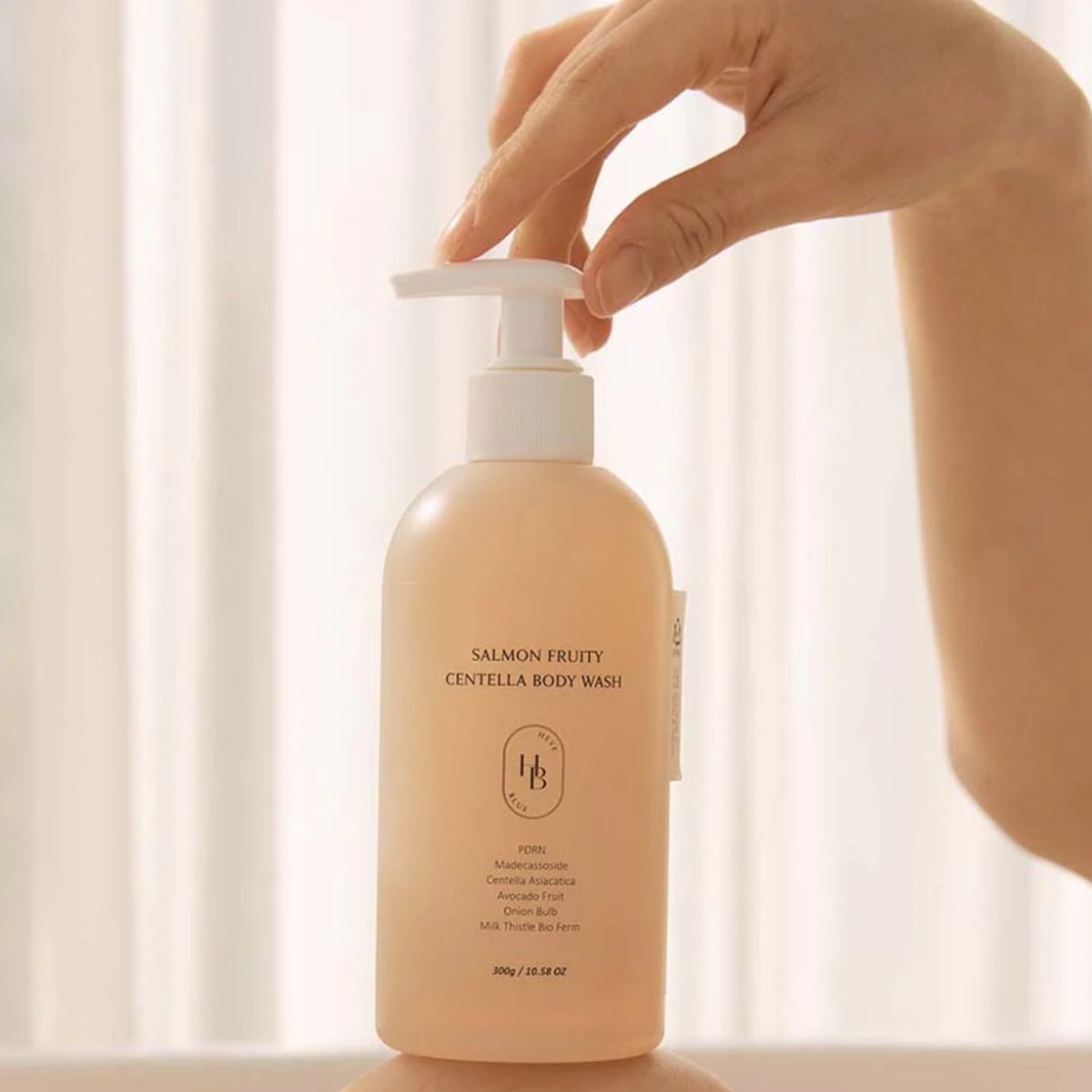 Salmon Fruity Centella Body Wash 300g